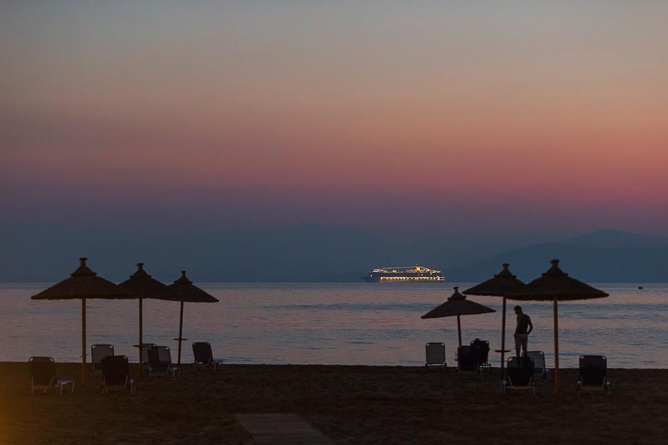 Island Beach Kavos Ngoại thất bức ảnh